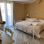 Couette-café La Soffitta Di Emmasofia 4*