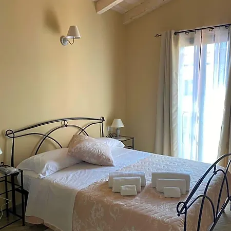 Bed & Breakfast La Soffitta Di Emmasofia 4*